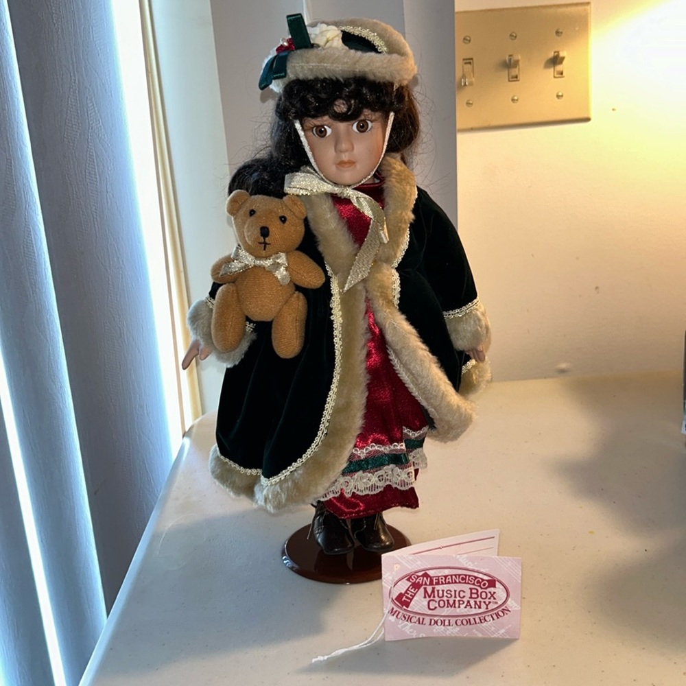 San Francisco Music Box Porcelain Doll Plays Christmas Song Chestnuts Roasting